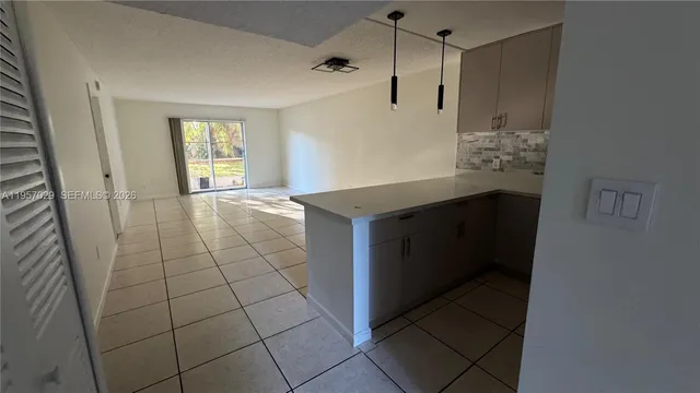 $2,400 | 4111 Stirling Road, Unit 102, Fort Lauderdale, FL 33314