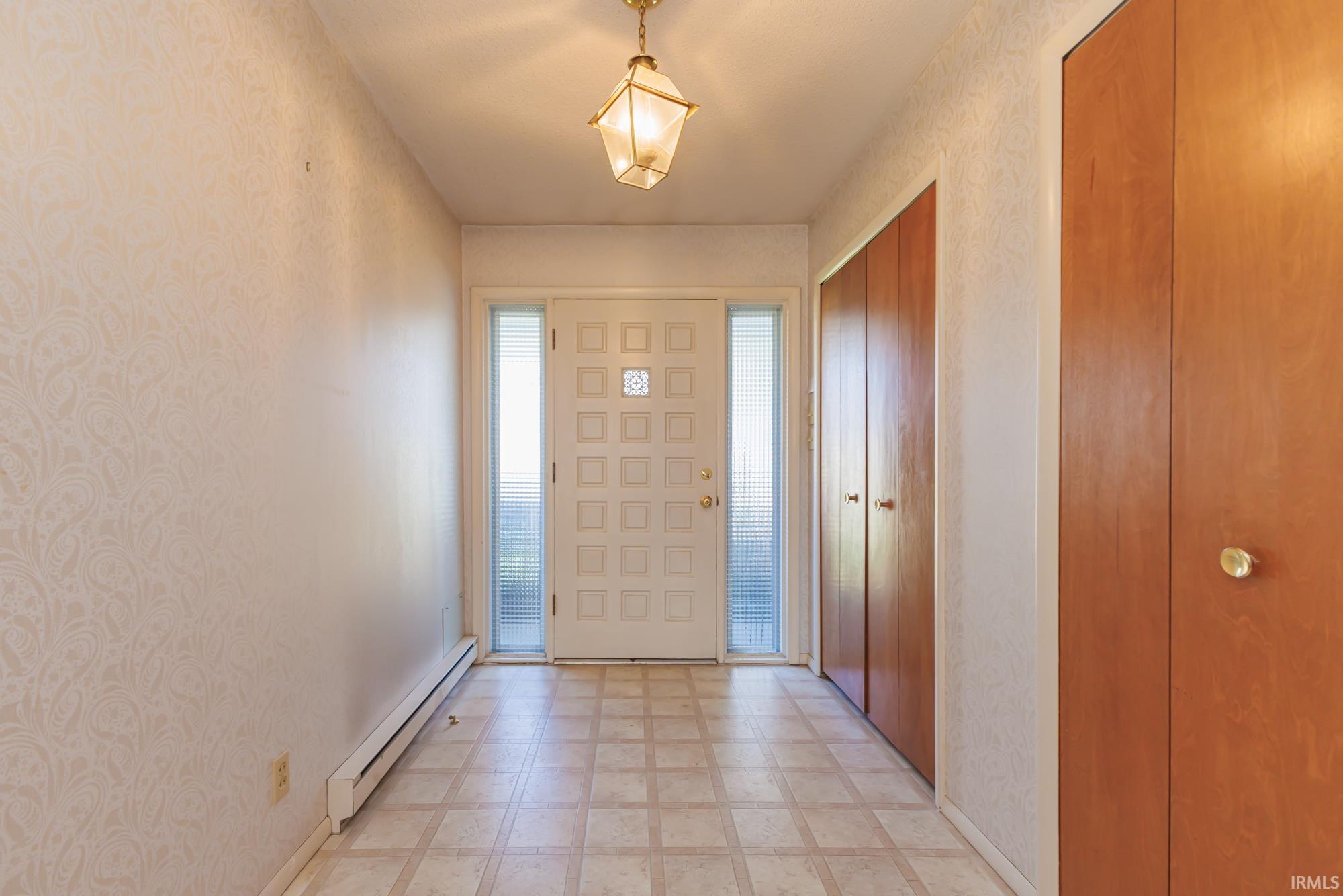 3105 West Riggin Road Muncie, IN 47304 - Photo 3 of 28 Gallery Image 3