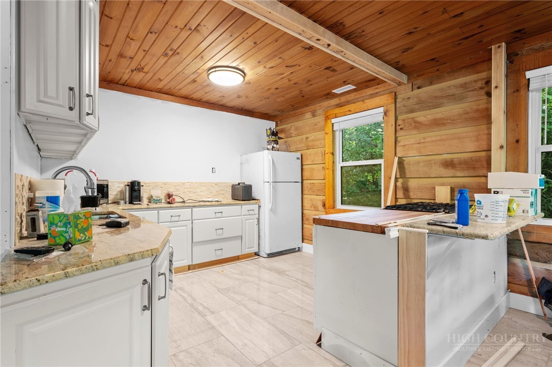 2020 Castle Ford Road Boone, NC 28607 - Photo 8 of 42 Gallery Image 8