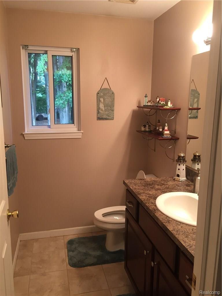21325 24 Mile Road Macomb, MI 48042 - Photo 8 of 38 Half Bath