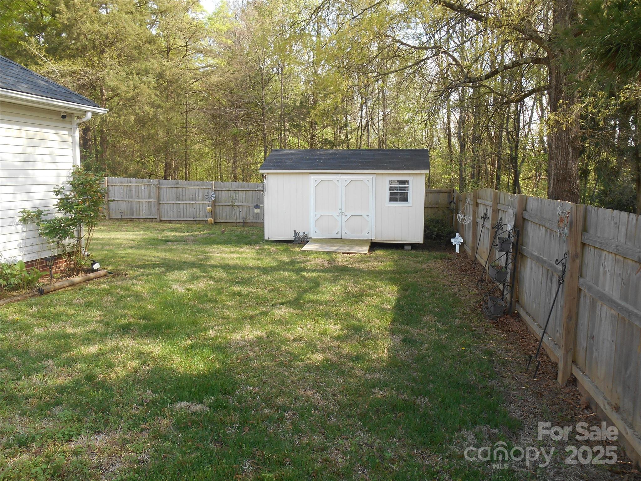 158 Margaret Turner Road Charlotte, NC 28216 - Photo 3 of 26