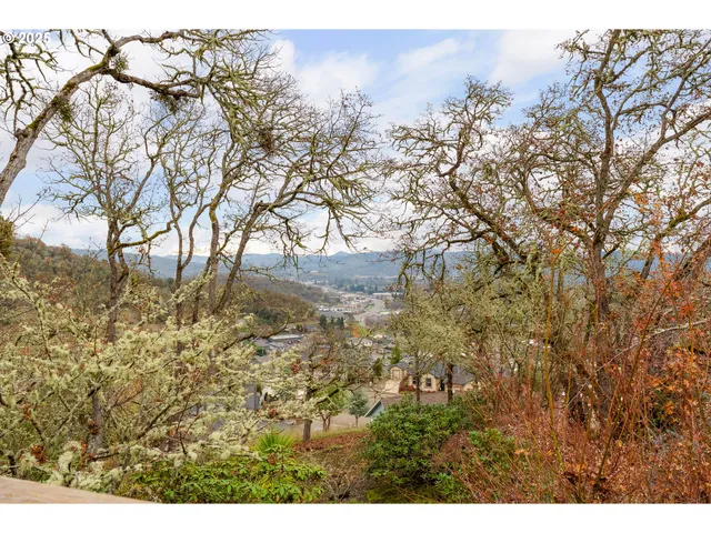 $440,000 | 171 Rachel Lynn Way, Roseburg, OR 97471