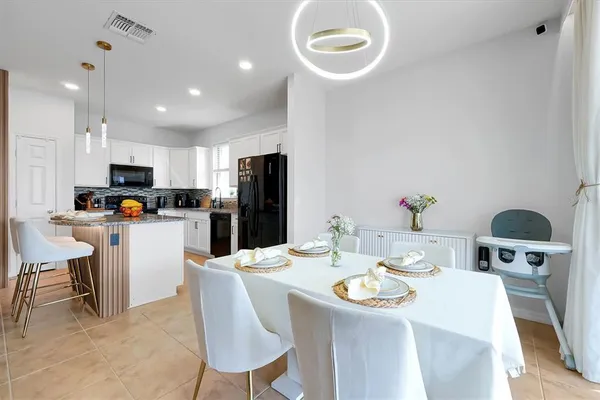 a picture of a couch in a room