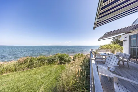 $4,250,000 | 123 Gerard Drive, East Hampton, NY 11937
