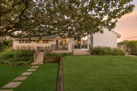 $3,950,000 | 123 Gerard Drive, East Hampton, NY 11937