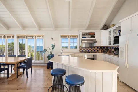 $4,250,000 | 123 Gerard Drive, East Hampton, NY 11937