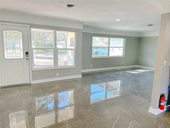 $3,000 | 9 North Aurora Avenue, Clearwater, FL 33765
