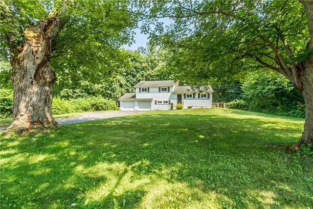 $2,900 | 354 Marsh Road, Pittsford, NY 14534