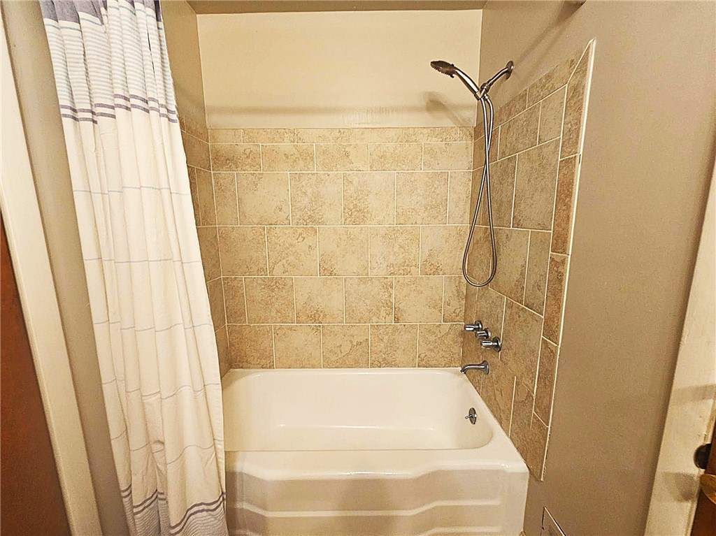 354 Marsh Road Pittsford, NY 14534 - Photo 13 of 16