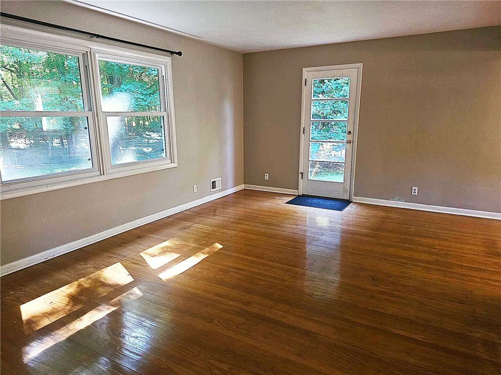 354 Marsh Road Pittsford, NY 14534 - Photo 4 of 16