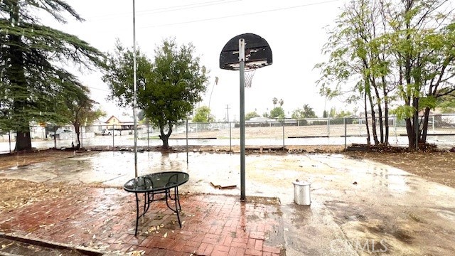 410 Pacific Riverside, CA 92507 - Photo 5 of 10 a view of a yard with a tree