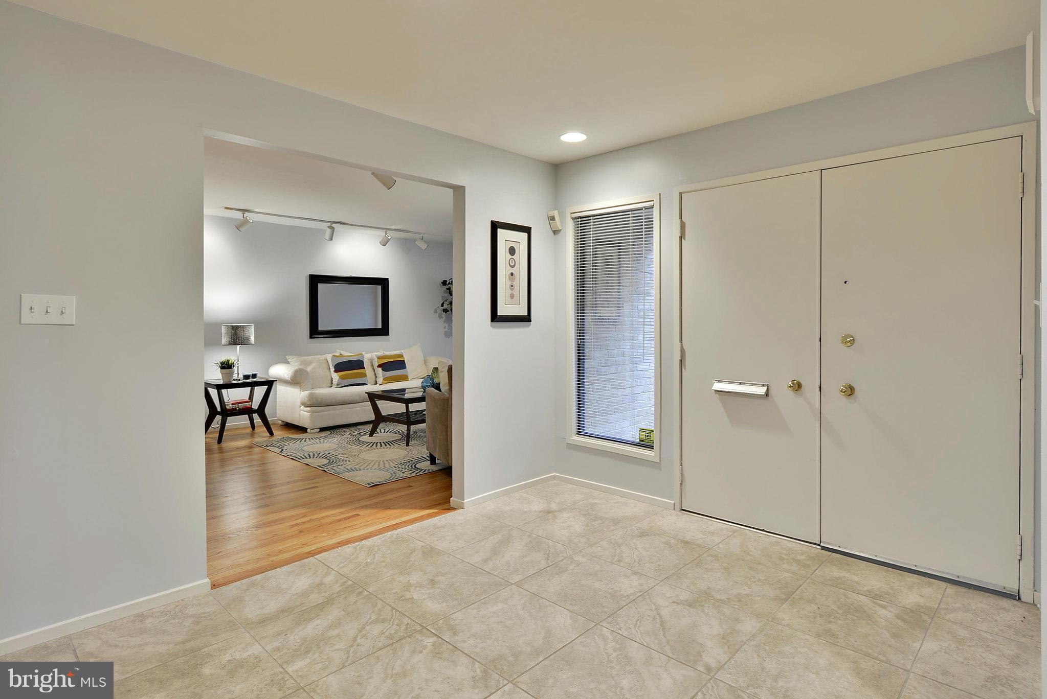 9407 Fernwood Road Bethesda, MD 20817 - Photo 2 of 30 Foyer