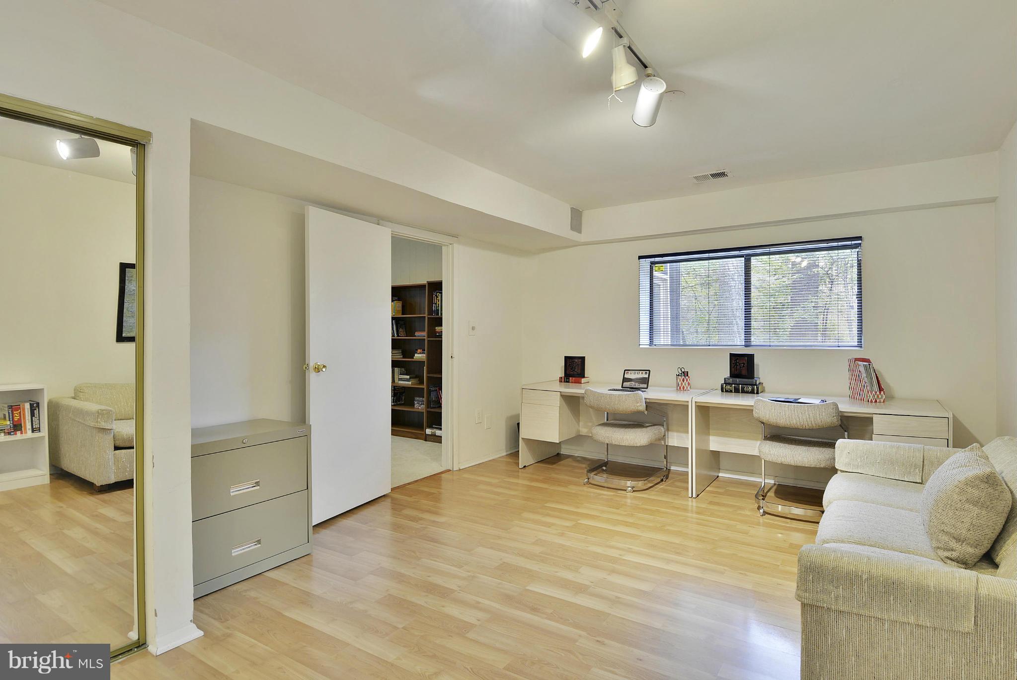 9407 Fernwood Road Bethesda, MD 20817 - Photo 26 of 30 Bedroom #4/Office