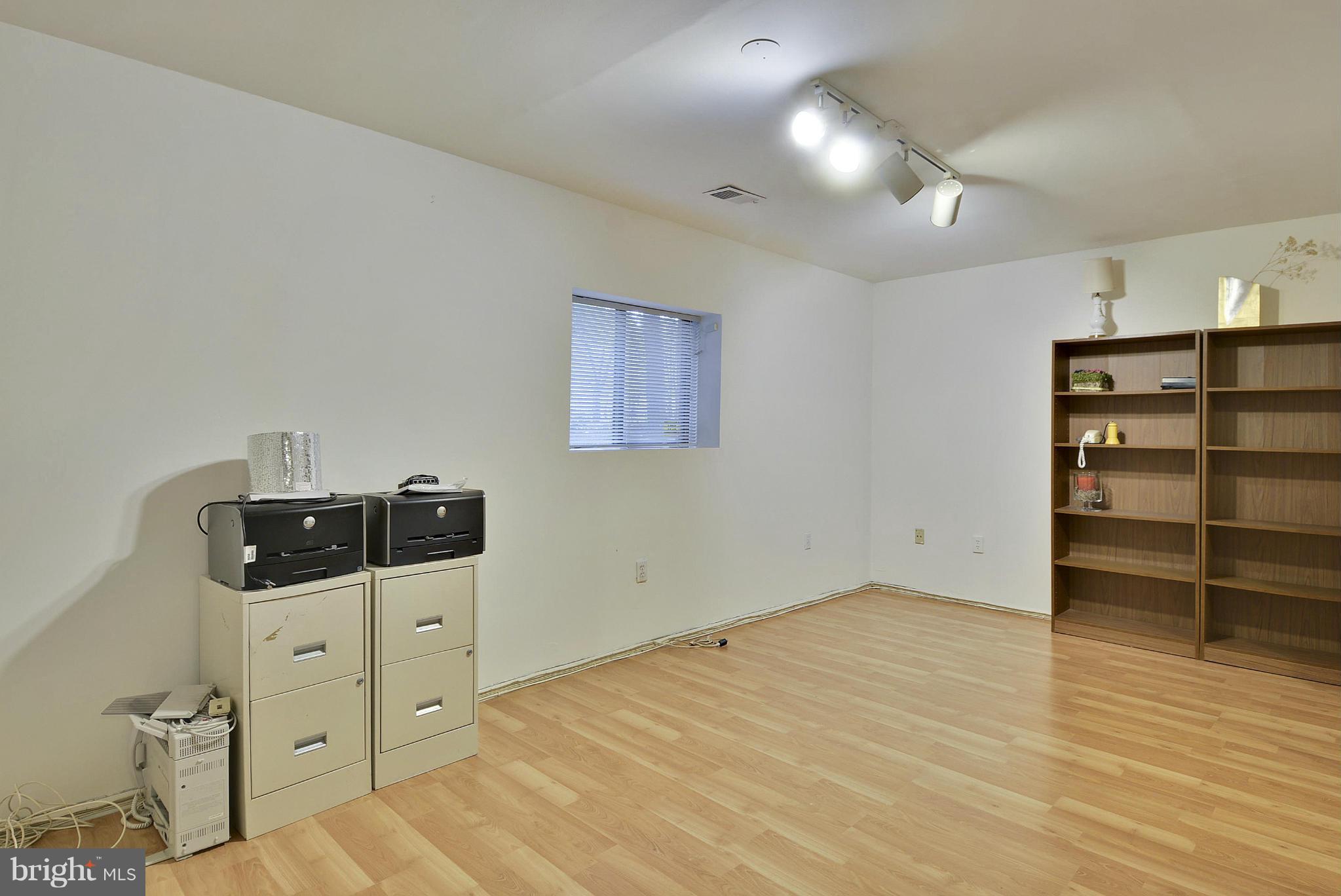 9407 Fernwood Road Bethesda, MD 20817 - Photo 27 of 30 Bedroom #5/Office