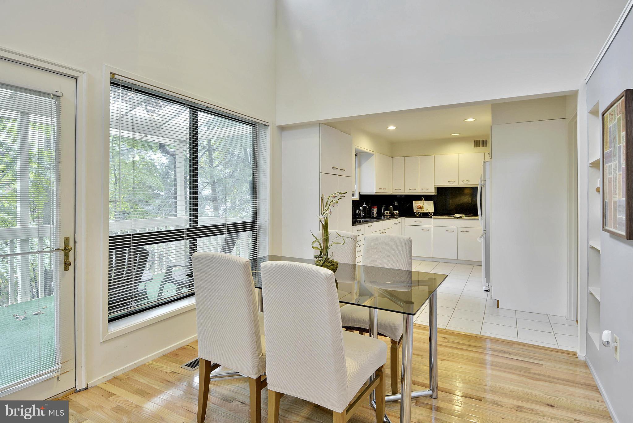9407 Fernwood Road Bethesda, MD 20817 - Photo 7 of 30 Breakfast Room