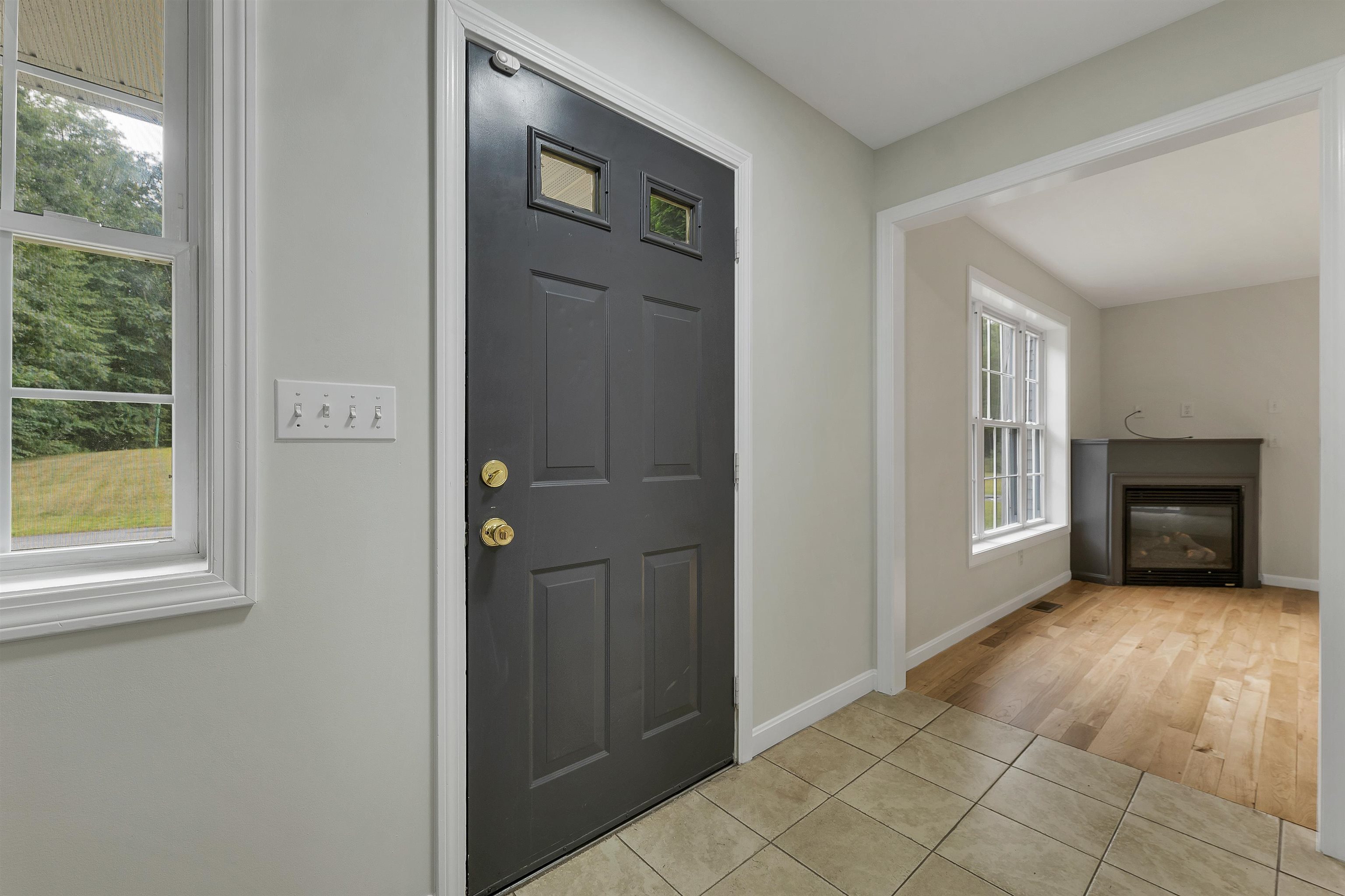 166 Sandown Road, Unit 3 Fremont, NH 03044 - Photo 12 of 41 Gallery Image 12