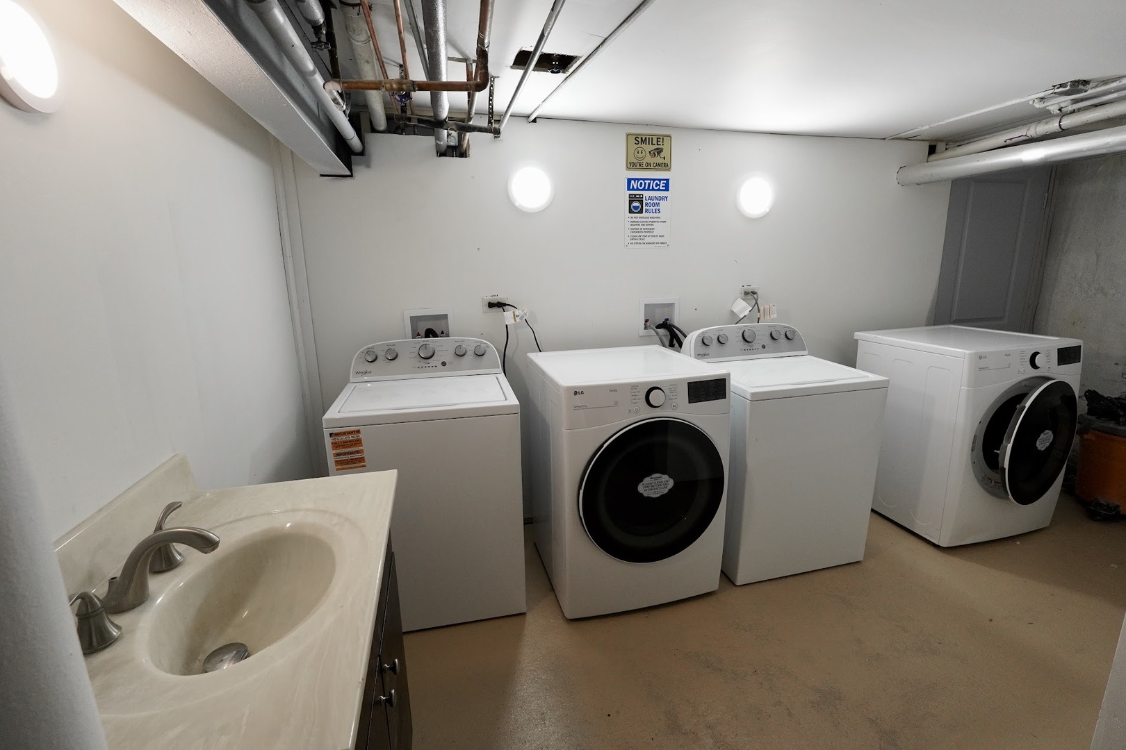6707 South Artesian Avenue, Unit LL Chicago, IL 60629 - Photo 10 of 15 a utility room with dryer and washer