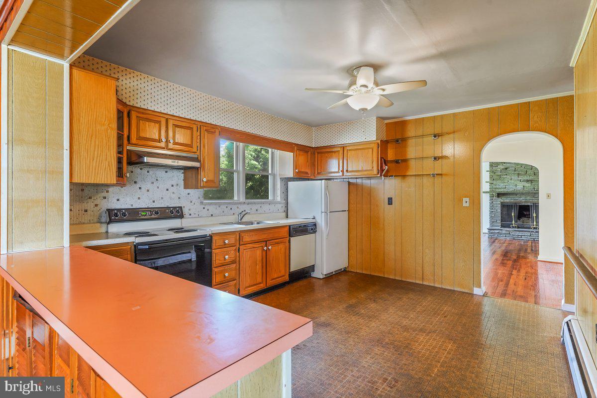 327 South Waterloo Road Devon, PA 19333 - Photo 13 of 36 Kitchen with Ceiling Fan