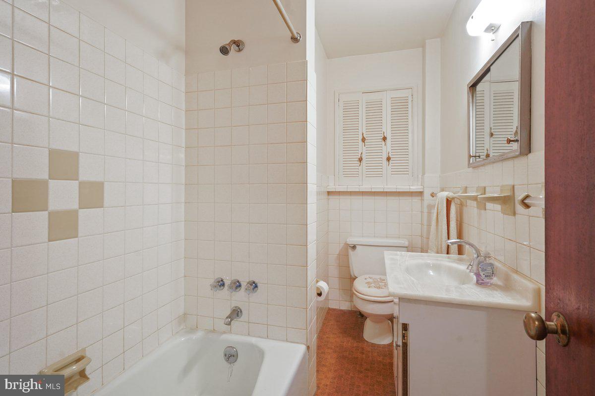 327 South Waterloo Road Devon, PA 19333 - Photo 26 of 36 Bathroom 2