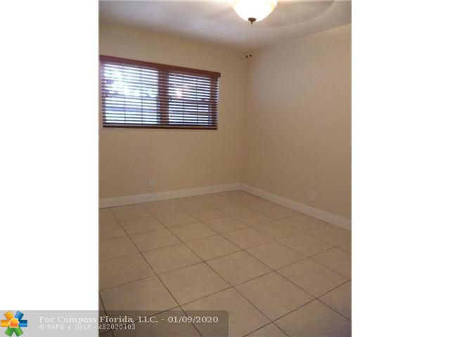 25 Northwest 45th Avenue Plantation, FL 33317 - Photo 9 of 11 Exterior Front