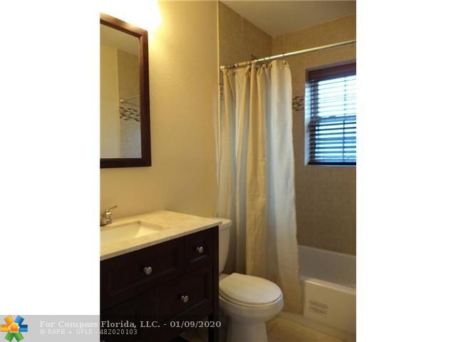 25 Northwest 45th Avenue Plantation, FL 33317 - Photo 10 of 11 Exterior Front