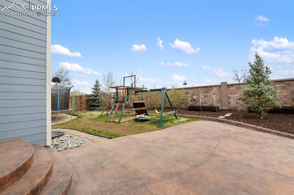 8458 Chasewood Loop Colorado Springs, CO 80908 - Photo 32 of 34 a view of a basketball court