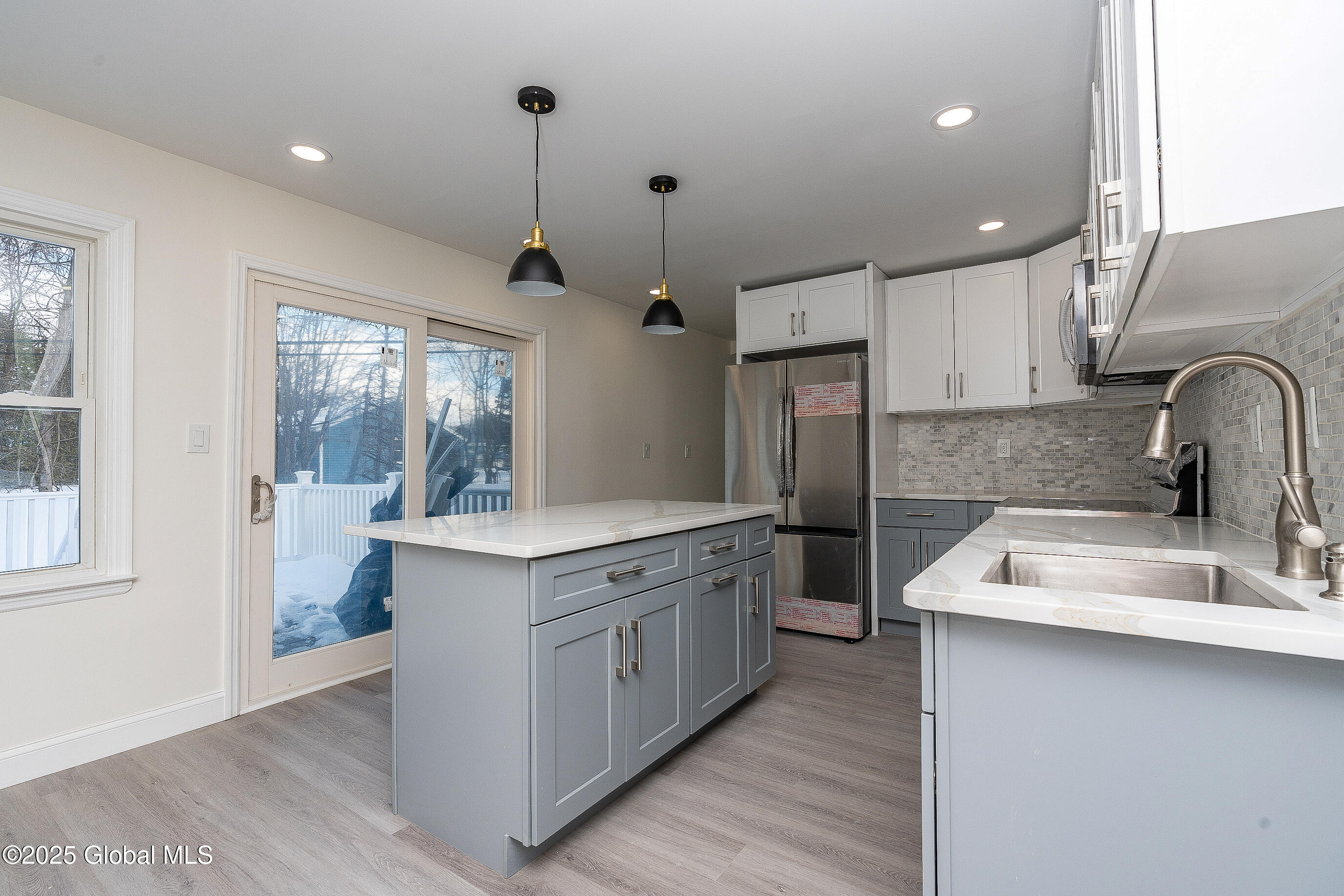 237 Old Niskayuna Road Colonie, NY 12110 - Photo 12 of 52 025-237-Old-Niskayuna-Rd