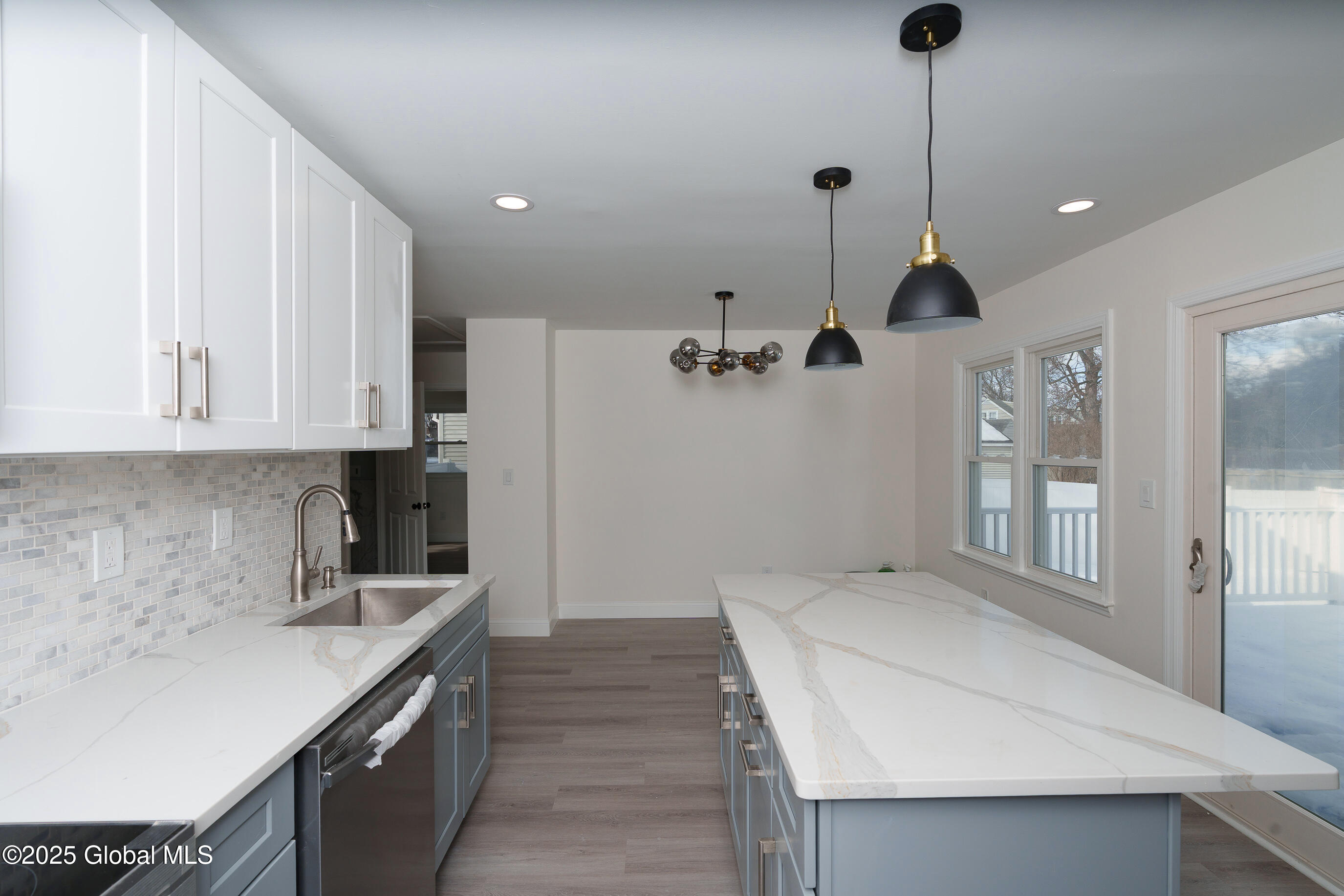 237 Old Niskayuna Road Colonie, NY 12110 - Photo 13 of 52 040-237-Old-Niskayuna-Rd