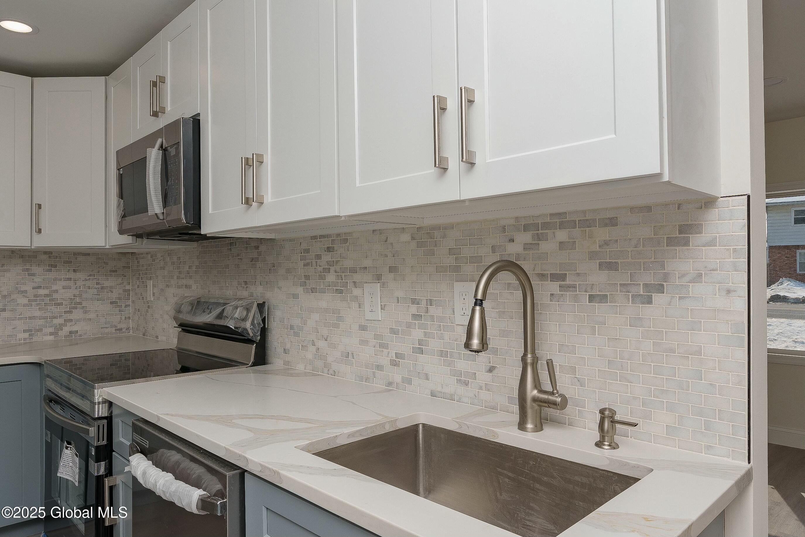 237 Old Niskayuna Road Colonie, NY 12110 - Photo 15 of 52 tempImageIVS6Hj