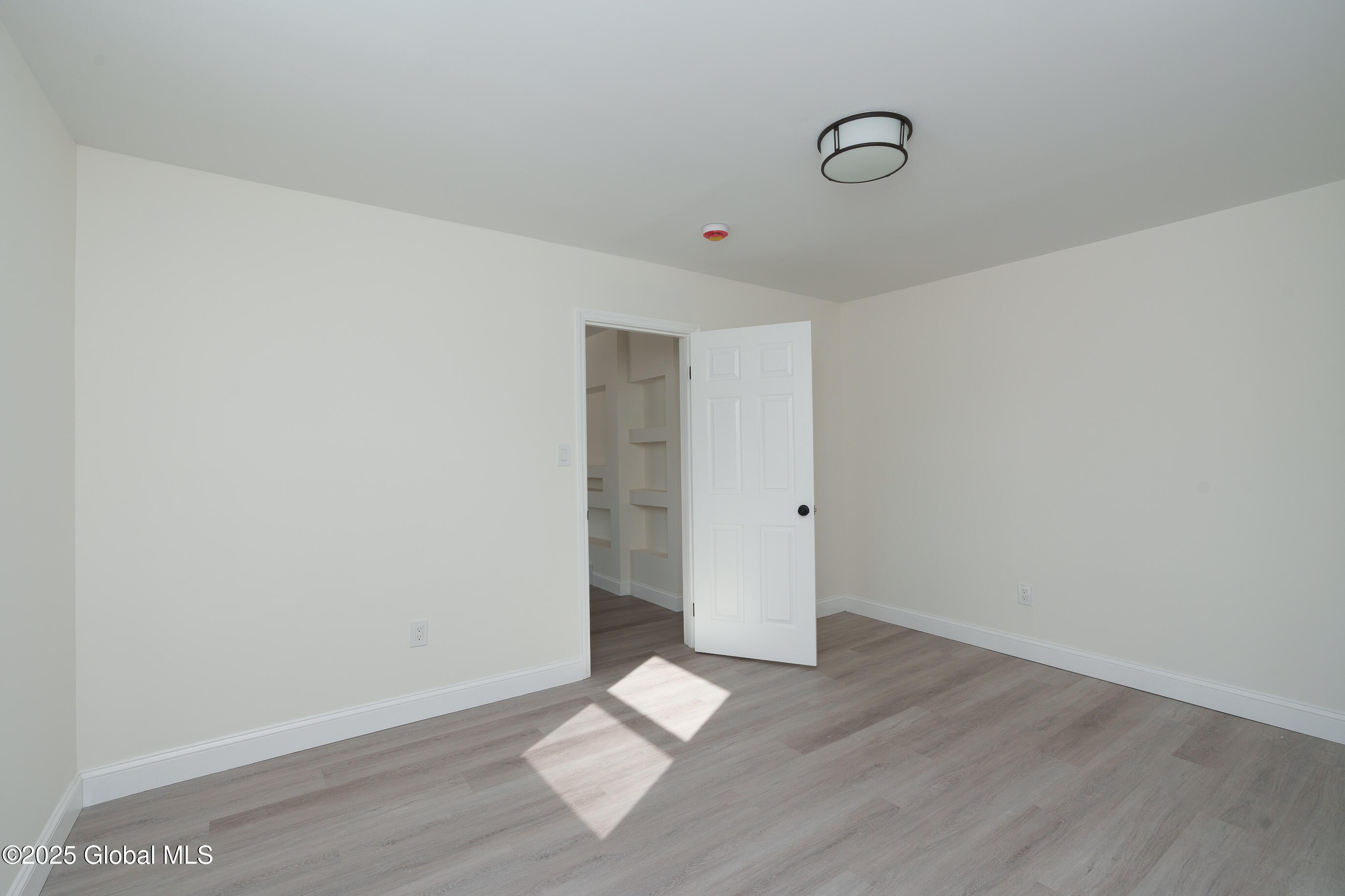 237 Old Niskayuna Road Colonie, NY 12110 - Photo 18 of 52 019-237-Old-Niskayuna-Rd