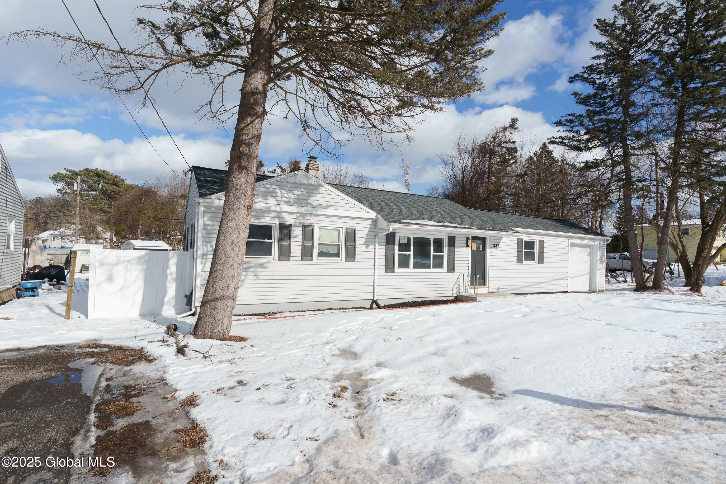 237 Old Niskayuna Road Colonie, NY 12110 - Photo 2 of 52 tempImageZEesYG