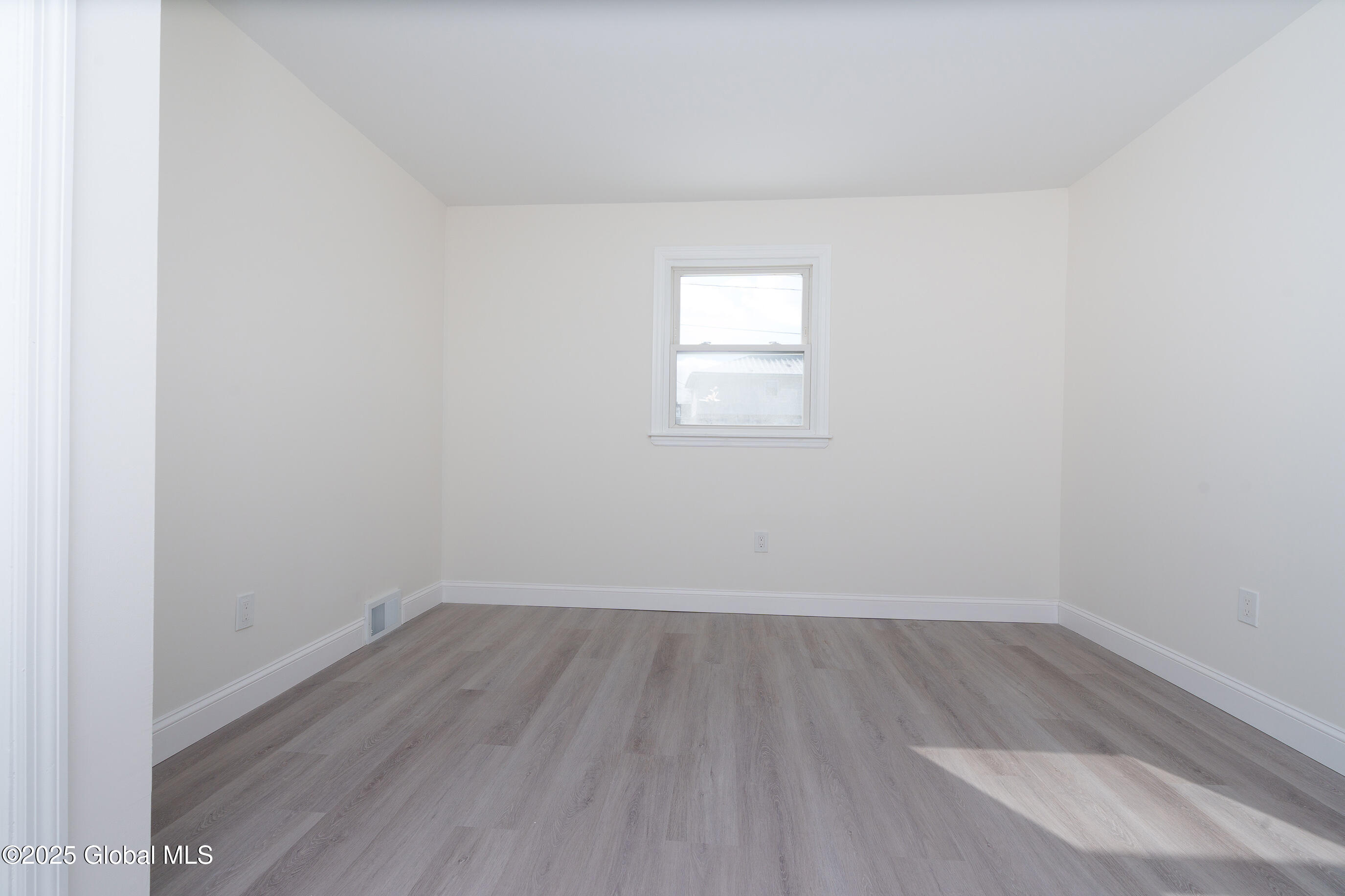 237 Old Niskayuna Road Colonie, NY 12110 - Photo 24 of 52 017-237-Old-Niskayuna-Rd