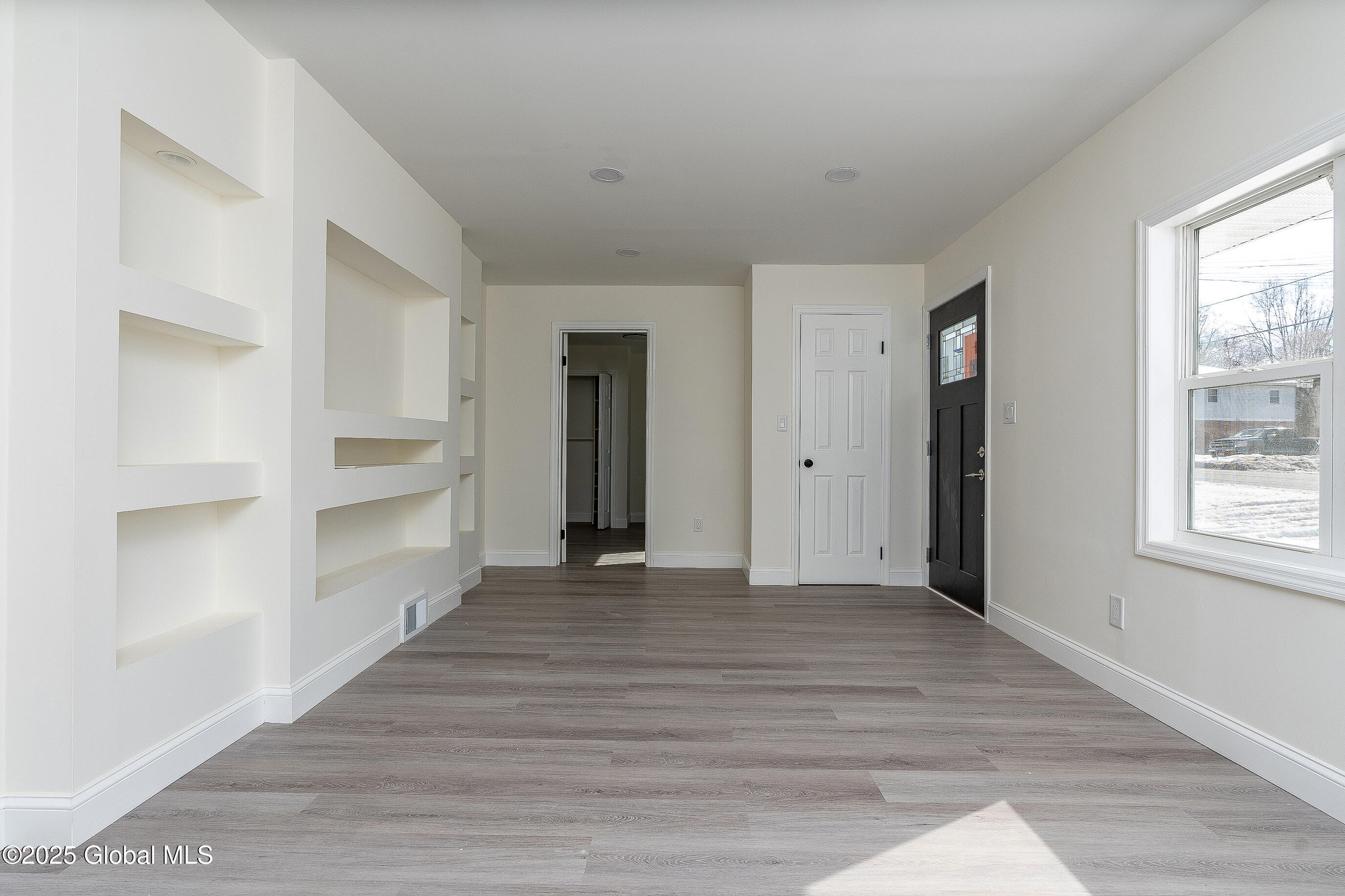 237 Old Niskayuna Road Colonie, NY 12110 - Photo 4 of 52 012-237-Old-Niskayuna-Rd