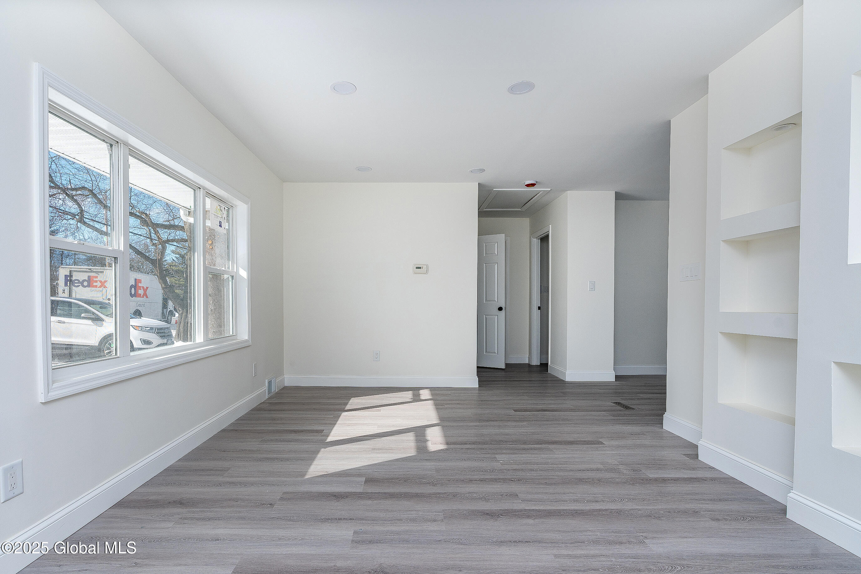 237 Old Niskayuna Road Colonie, NY 12110 - Photo 5 of 52 010-237-Old-Niskayuna-Rd