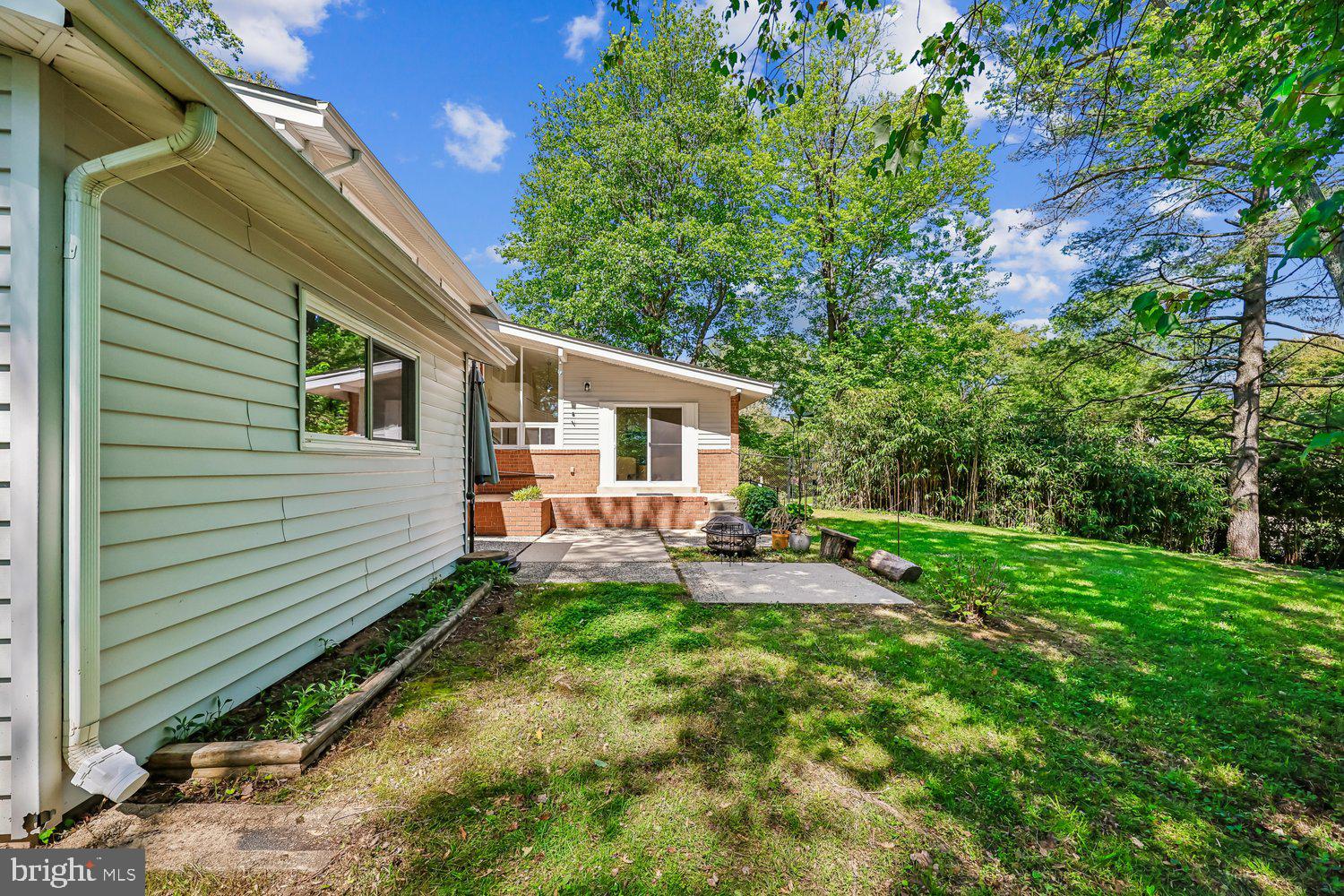 300 Gilsan Court Silver Spring, MD 20902 - Photo 26 of 117 Back Yard