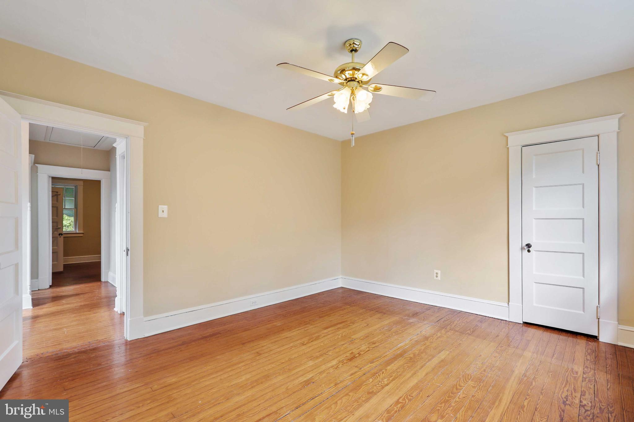 506 Westgate Road Baltimore, MD 21229 - Photo 26 of 60 Ceiling fan & light ensures year-round comfort