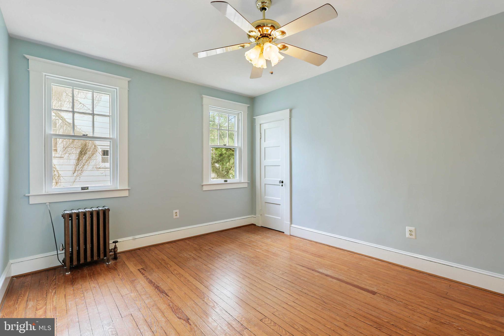 506 Westgate Road Baltimore, MD 21229 - Photo 27 of 60 2nd bedroom with large closet & ceiling fan