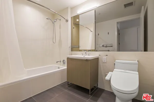 $3,495 | 889 Francisco Street, Unit 2011, Los Angeles, CA 90017