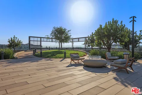 a view of outdoor space