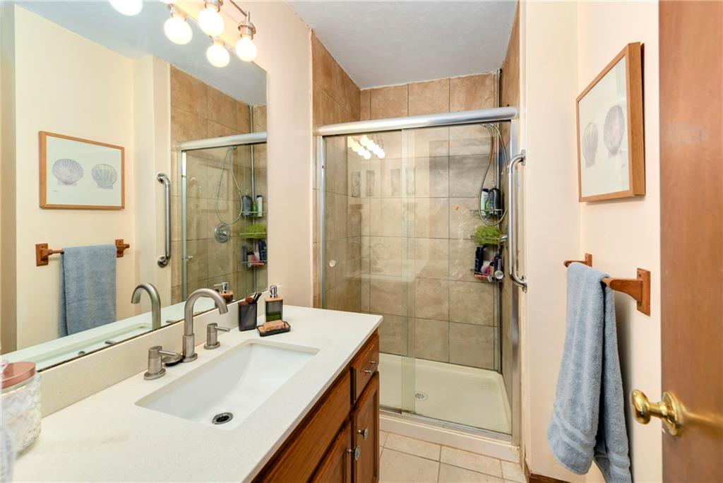 1204 Northeast Hunter's Road Blue Springs, MO 64014 - Photo 29 of 42