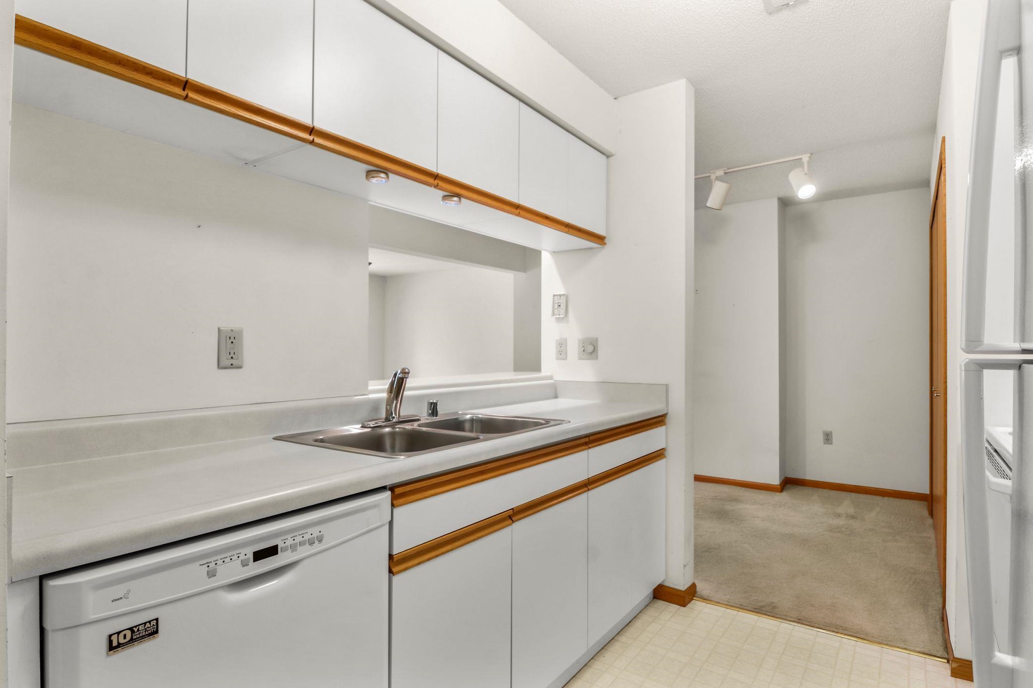 965 Park, Unit 101 Oregon, WI 53575 - Photo 15 of 31