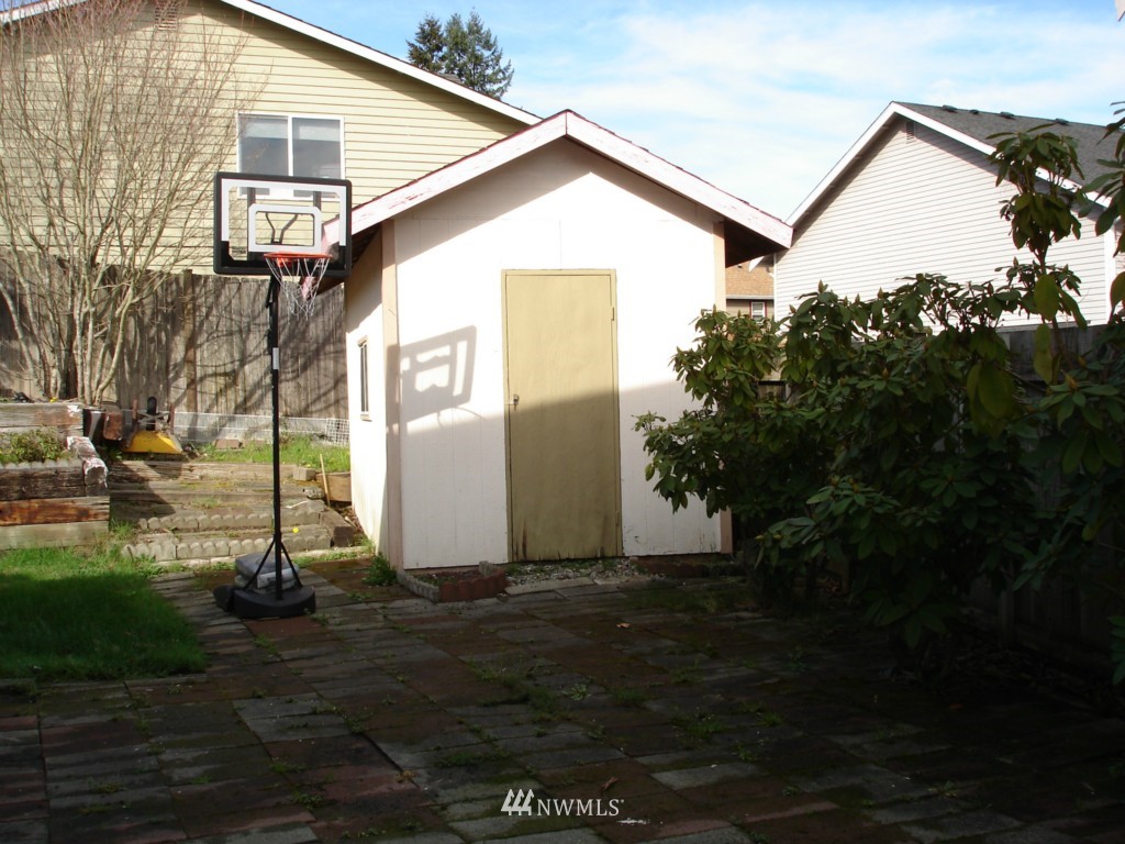 4126 Northeast 7th Street Renton, WA 98059 - Photo 7 of 7