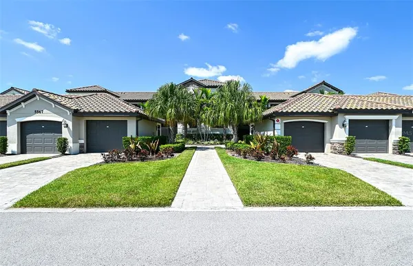 $5,500 | 5567 Palmer Circle, Unit 104, Bradenton, FL 34211