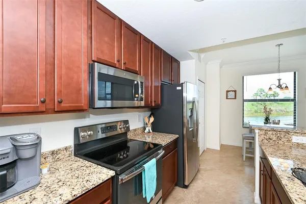 $5,500 | 5567 Palmer Circle, Unit 104, Bradenton, FL 34211