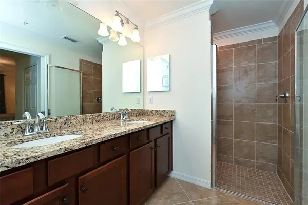 $5,500 | 5567 Palmer Circle, Unit 104, Bradenton, FL 34211