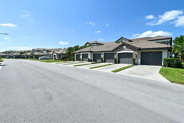 $5,500 | 5567 Palmer Circle, Unit 104, Bradenton, FL 34211