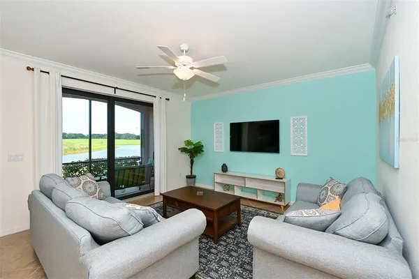 $5,500 | 5567 Palmer Circle, Unit 104, Bradenton, FL 34211