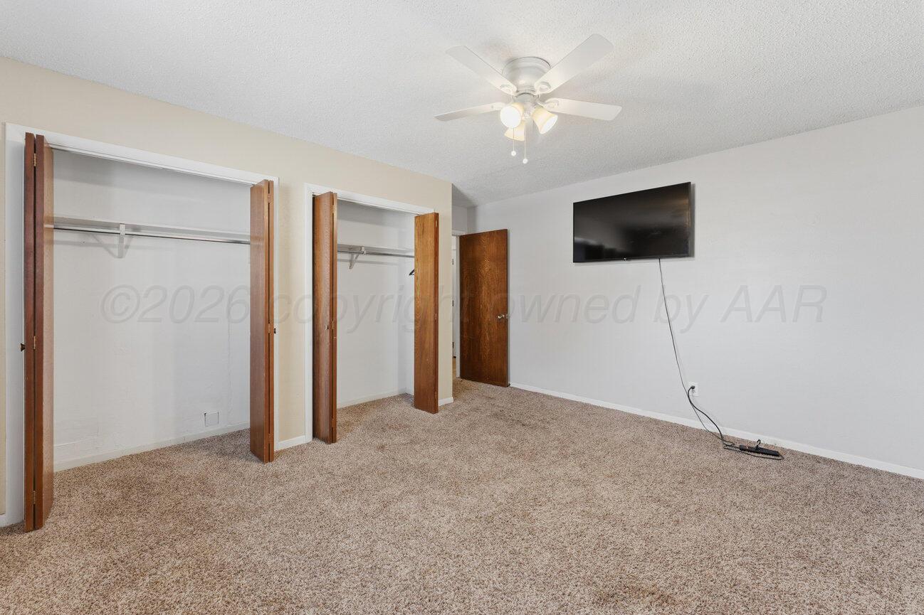 205 Houston Street Borger, TX 79007 - Photo 23 of 57 Downsstairs Bedroom Closet