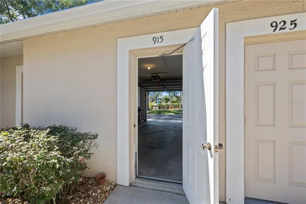 $6,000 | 9611 Castle Point Drive, Unit 915, Sarasota, FL 34238