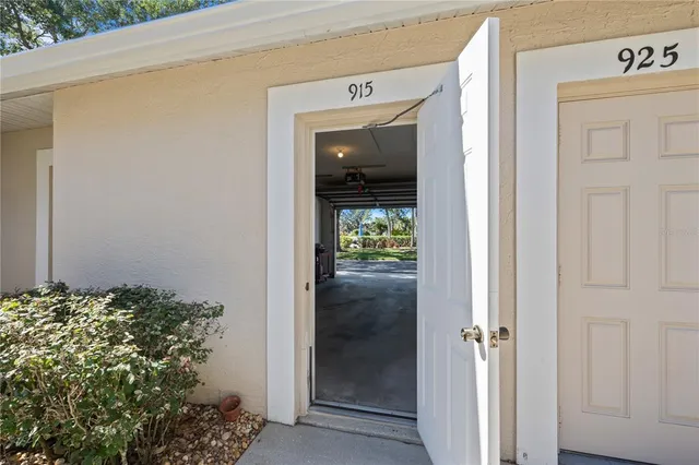 $6,000 | 9611 Castle Point Drive, Unit 915, Sarasota, FL 34238